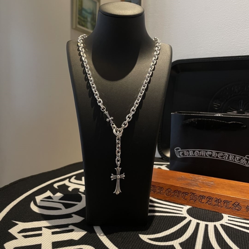 Ch**me He**ts necklaces
